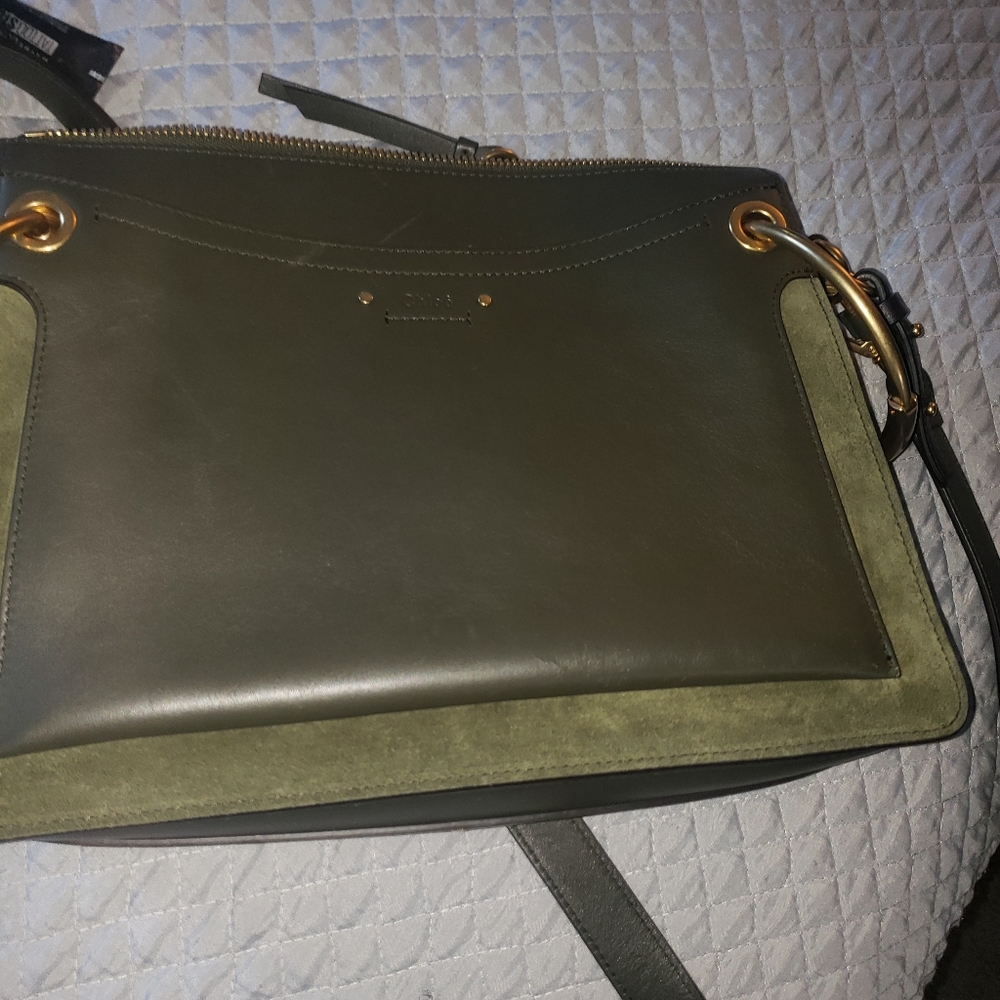NWOT. CHLOE OLIVE TRIO ROY HANDBAG
